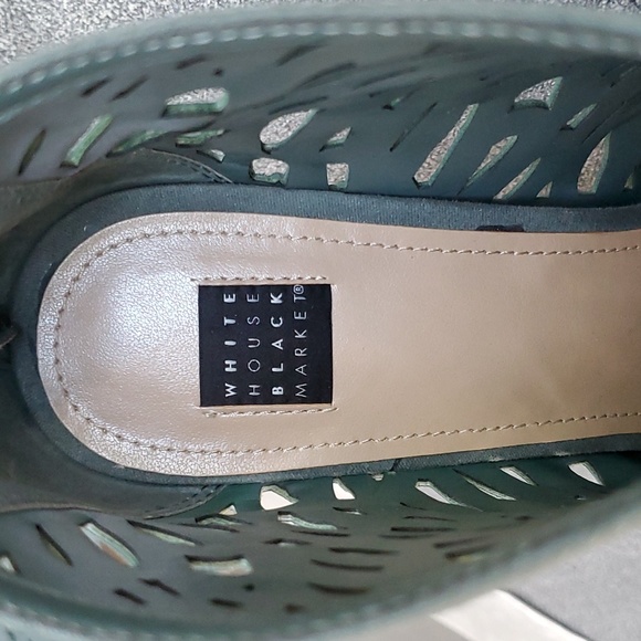 🆕️ White House Black Market Stacey Wintergreen Laser-Cut Booties SIZE: 10M - Picture 7 of 8